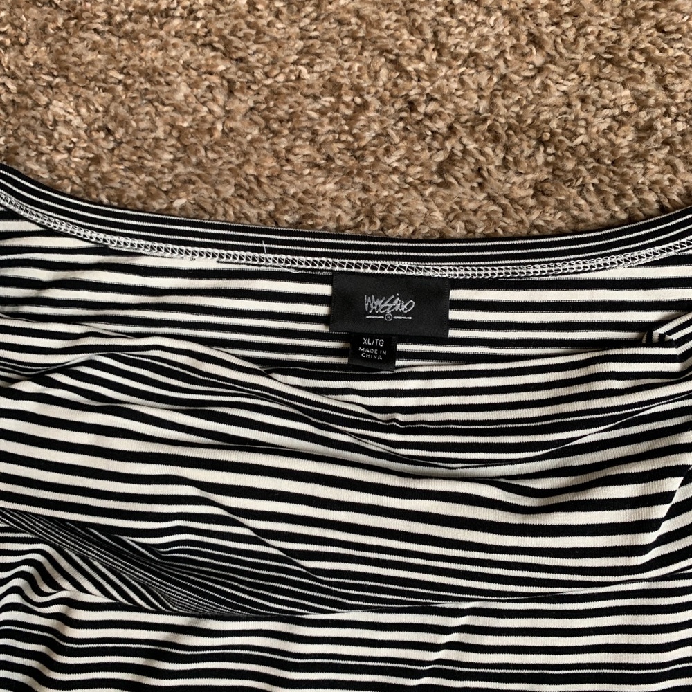 Mossimo 👗 - Picture 3 of 4